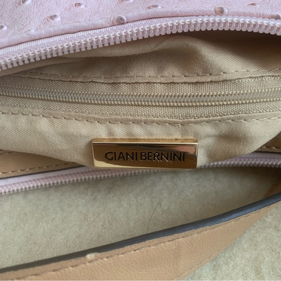 Giani Bernini vegan Ostrich shoulder bag. - Picture 7 of 9